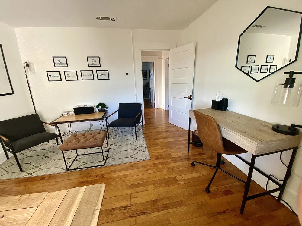 Living-room lounge with a small seating area